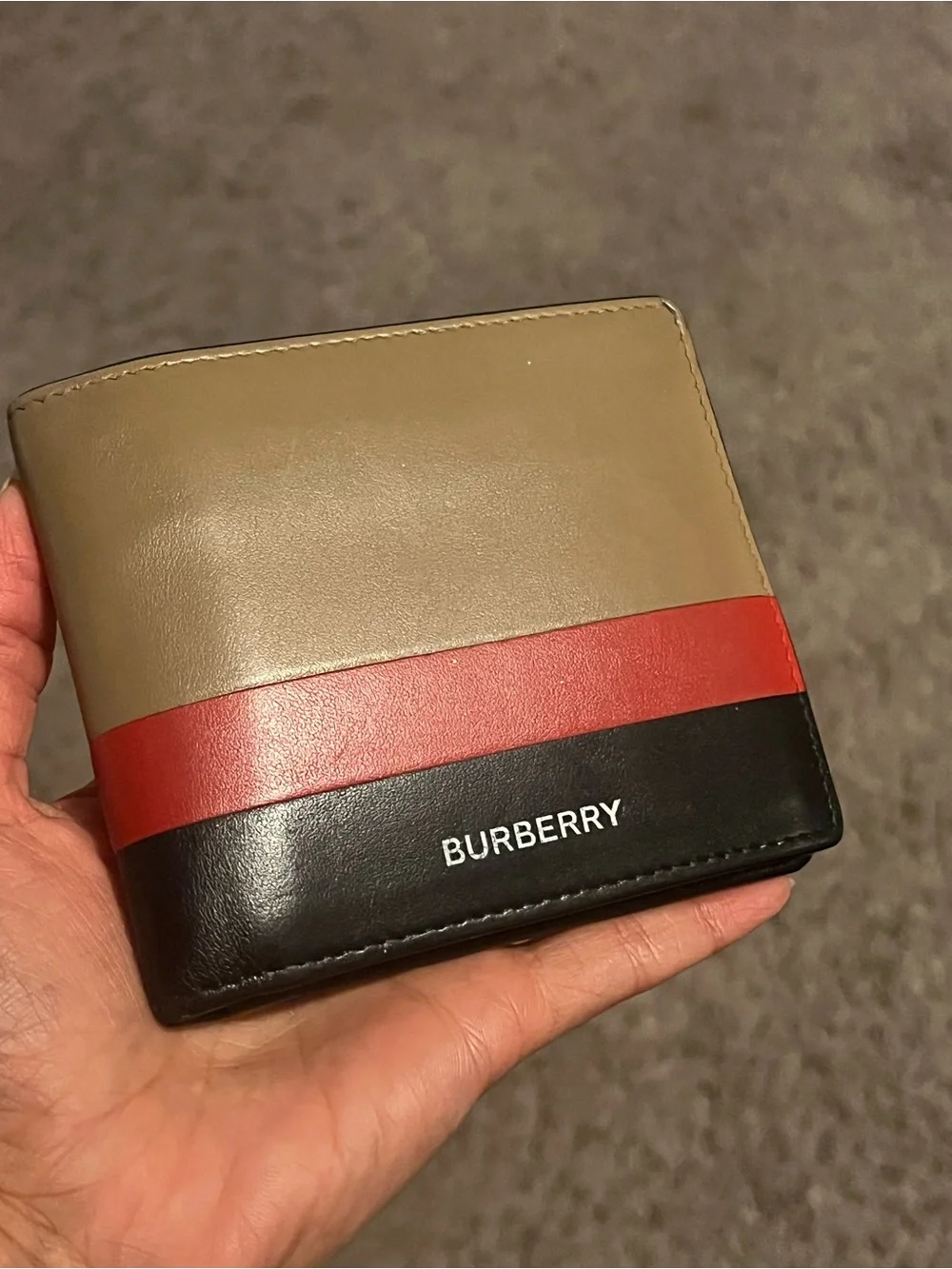 Men’s Burberry bifold wallet